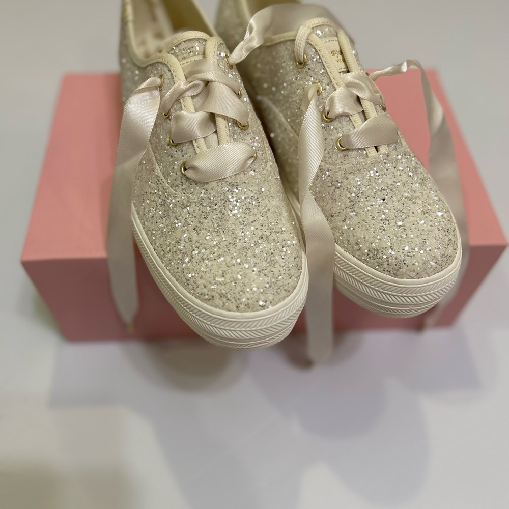 New! Never been worn Keds x Kate Spade Glitter sneakers (Cream).